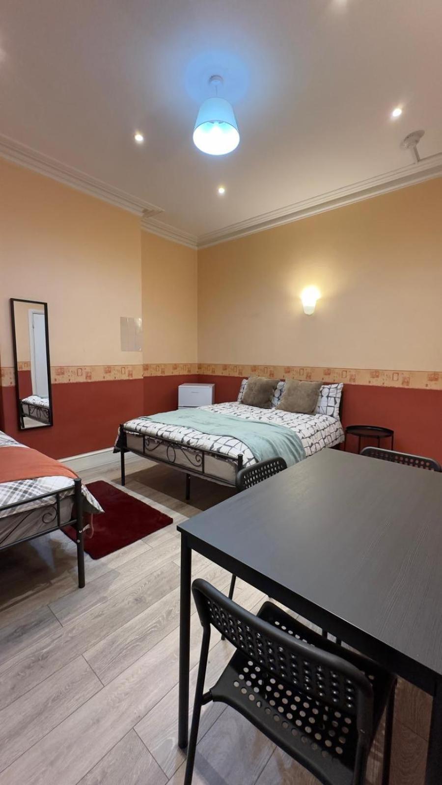 25 Minutes To Central London Rooms 35 Exterior photo