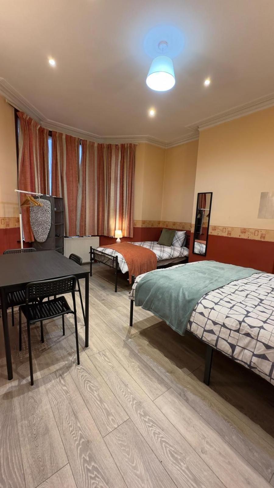 25 Minutes To Central London Rooms 35 Exterior photo